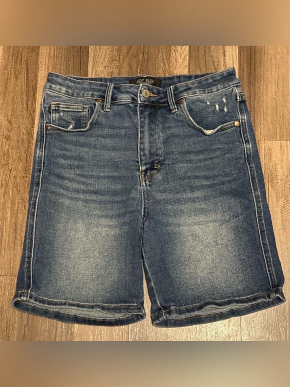 Judy Blue women’s Blue Denim Shorts size large